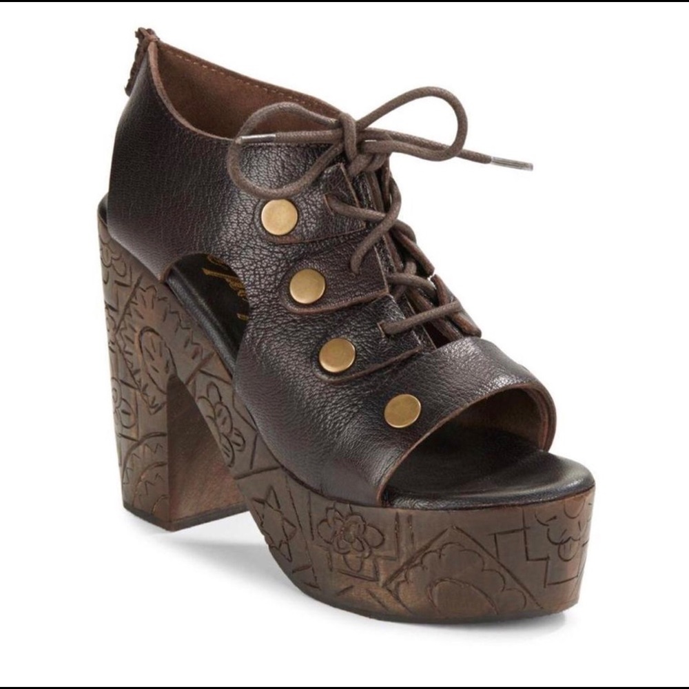 ❌SOLD❌ Free People Vintage Platform Clog Sandals
